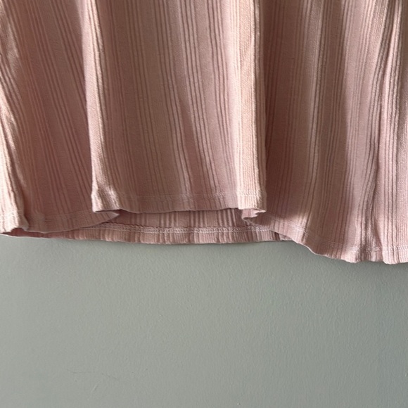 Anthropologie Pink Ribbed Fitted Short Sleeve Tee crew neckline spandex material - Picture 4 of 6